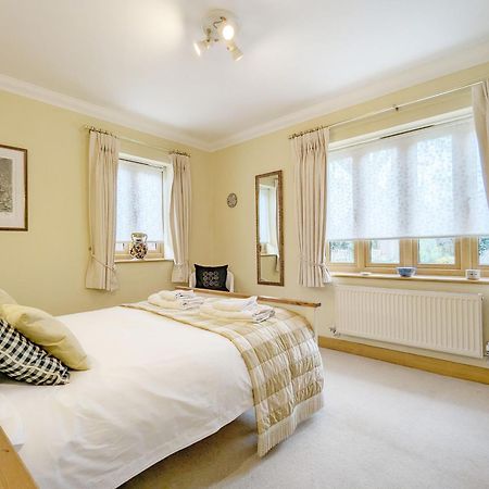 Wisteria Way, Tangmere Exterior photo